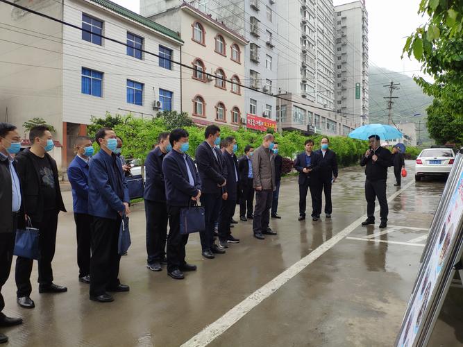 全市人力資源服務(wù)體系建設(shè)暨勞務(wù)扶貧現(xiàn)場(chǎng)觀摩會(huì)在旬陽(yáng)召開 精準(zhǔn)勞務(wù)服務(wù)助力脫貧攻堅(jiān)